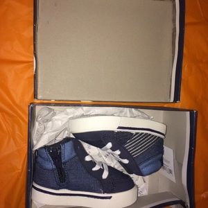 Oshkosh Toddler size 5 shoes